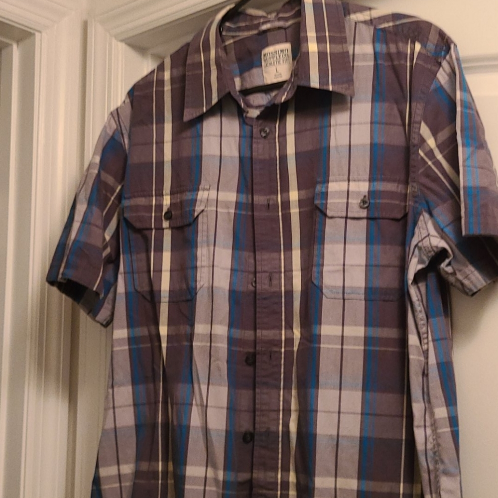 Men's button down Mossimo short sleeved shirt